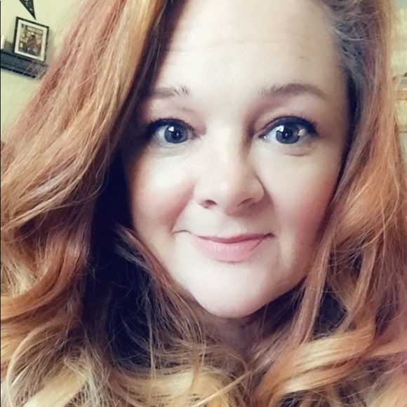 Profile Picture of Dana Labrot (@dlabrot7174) on Poshmark