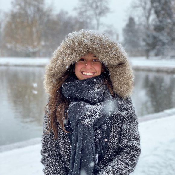 Profile Picture of Giuliana Forneris (@giuli_forneris) on Poshmark