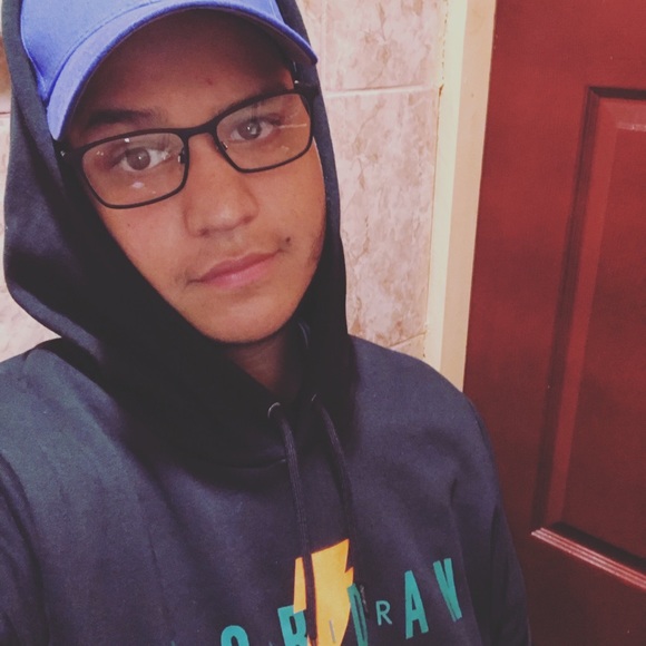 Profile Picture of Jason Giron (@giron2k18) on Poshmark