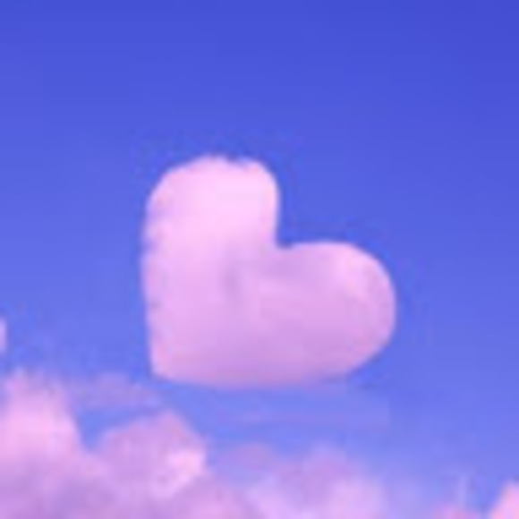 Profile Picture of Hyunjung Kim (@uni486) on Poshmark