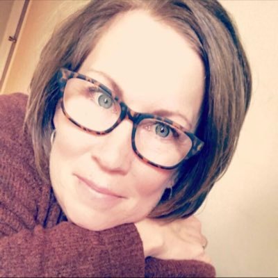 Profile Picture of Elizabeth Hilliard (@Elizabe68385052) on Twitter