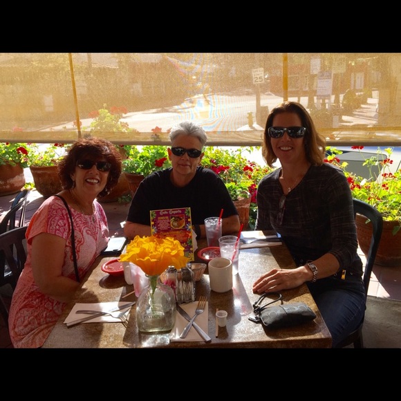 Profile Picture of Cathy Gates (@cackiallie) on Poshmark