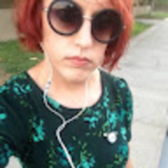 Evelyn Chavanne - Poshmark Profile Picture of Evelyn Chavanne (@etchavanne) on Poshmark