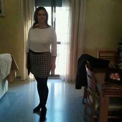 Profile Picture of Angela Simon Caro (@AngelillaSC) on Twitter