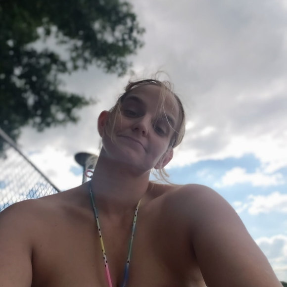 Profile Picture of Danielle Jarvis (@stressedmami) on Poshmark