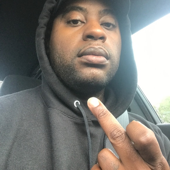 Profile Picture of Isom Weems (@ivplay) on Poshmark