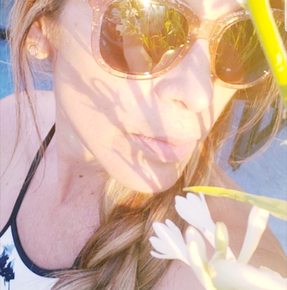 Profile Picture of Dajarise Rs (@dajarisers) on Poshmark