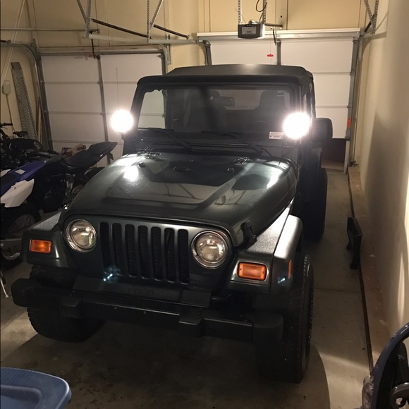 Profile Picture of Alex Bacon (@agag123) on Poshmark