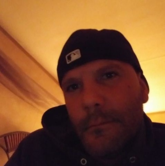 Profile Picture of Shaun Larson (@shaunlarson) on Poshmark