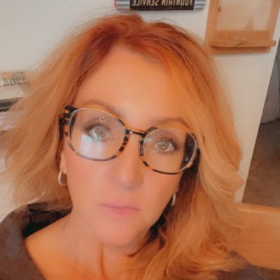 Profile Picture of Jennifer Johnson (@jenniferjojohns) on Twitter