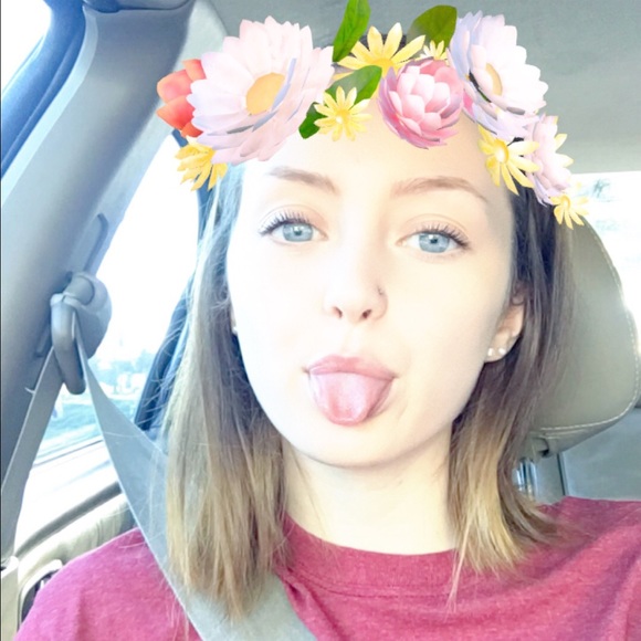 Profile Picture of Jordan Bennett (@jordannicholeee) on Poshmark