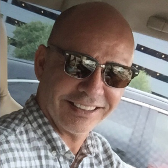 Profile Picture of Jesse Mancha (@painter373) on Poshmark