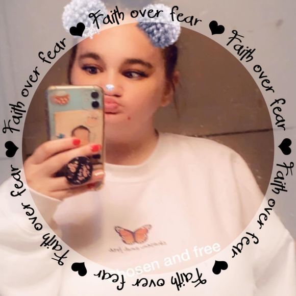 Profile Picture of Ann Mirmina (@annamaria1993) on Poshmark