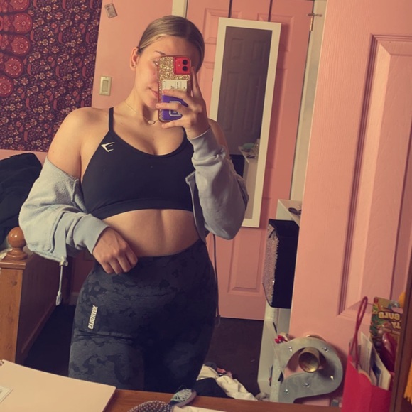 Profile Picture of Sierra Giranda (@sierra_giranda) on Poshmark