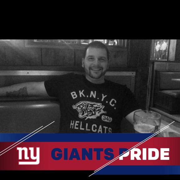 Profile Picture of Scott Teal (@scott_teal) on Poshmark