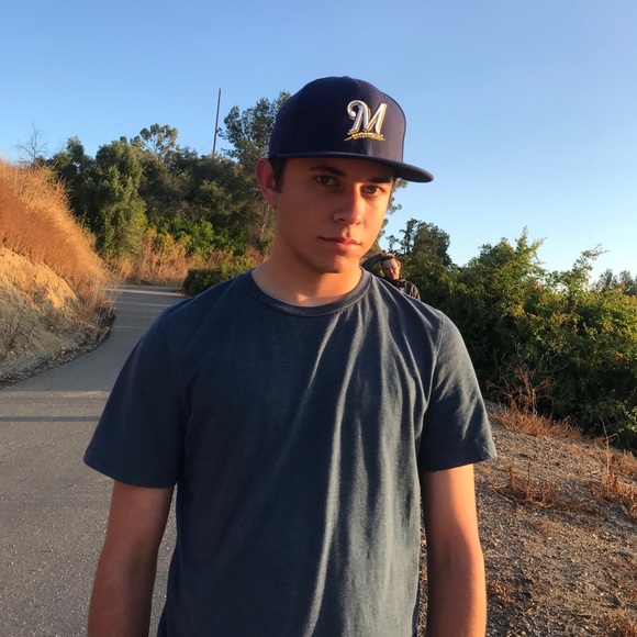 Profile Picture of Mikey Savage (@mikey_savage) on Poshmark