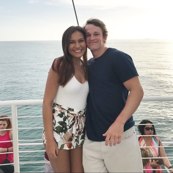 Profile Picture of Lindsay Smarowsky (@lsmaro) on Poshmark