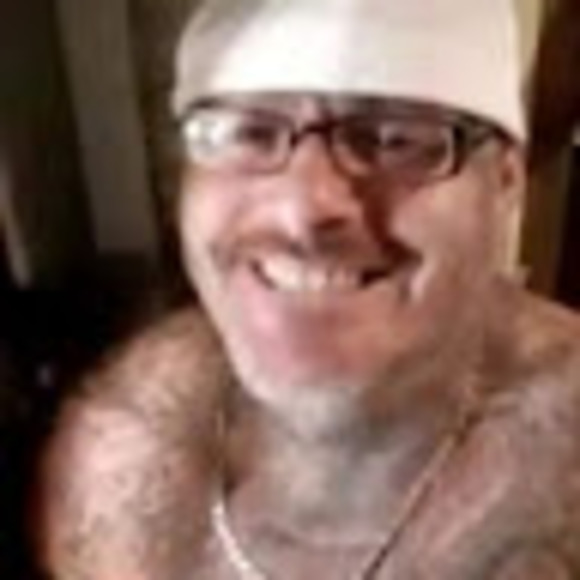 Profile Picture of Lloyd Duff (@lloydduff) on Poshmark