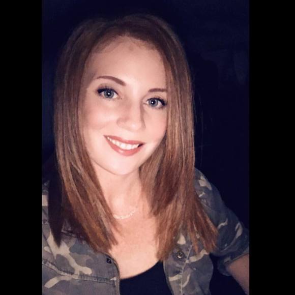 Profile Picture of Christina Hudnall (@rtchris77) on Poshmark