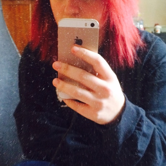 Profile Picture of Emily Cicchetti (@emilycicchetti) on Poshmark