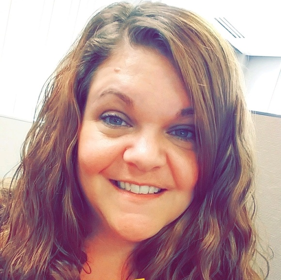 Profile Picture of Brandi Jones (@brandi_nichole9) on Poshmark
