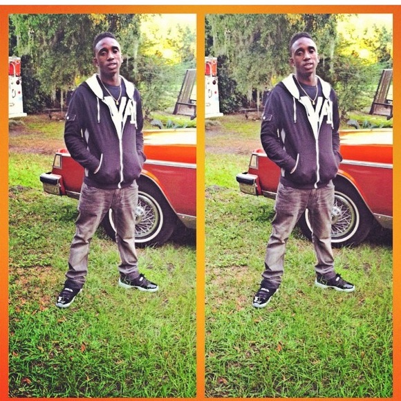 Profile Picture of Kenneth Bradley (@ken2real) on Poshmark