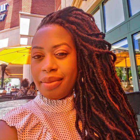 Profile Picture of Latwana Whitehurst (@la_twh) on Poshmark