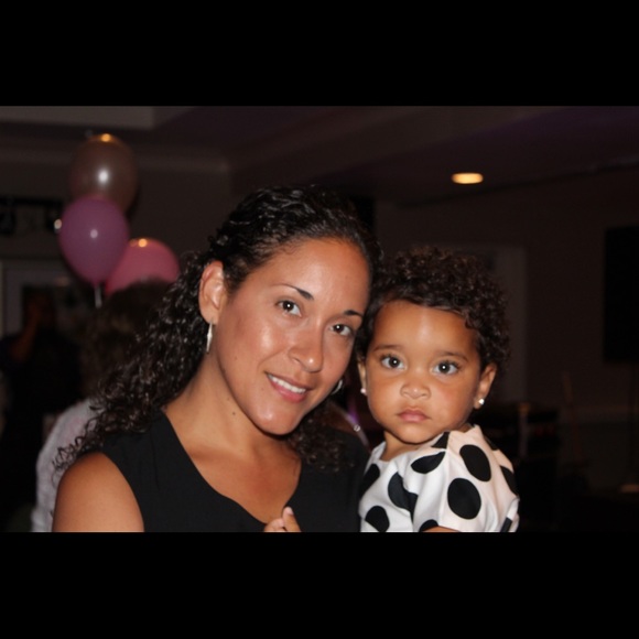 Profile Picture of Alicen Alicea (@aalicea81) on Poshmark