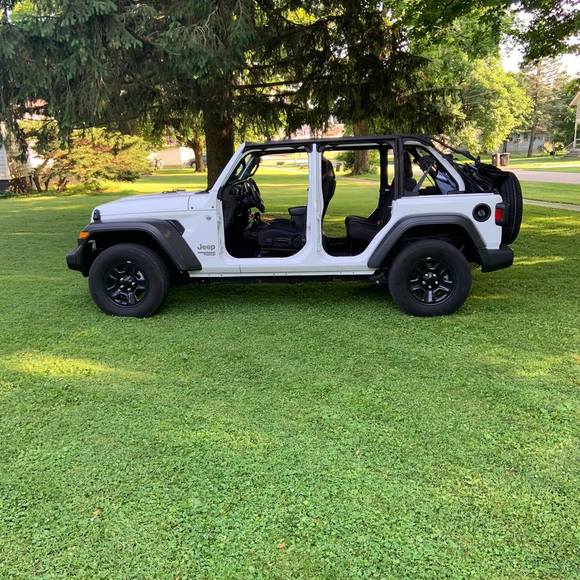 Profile Picture of Julie Runnells (@julierunnells73) on Poshmark