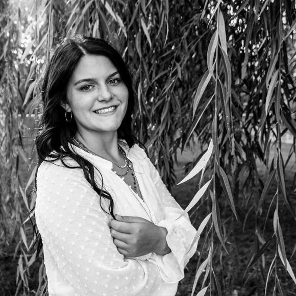 Profile Picture of Casey Rosselit (@caseymariie) on Poshmark