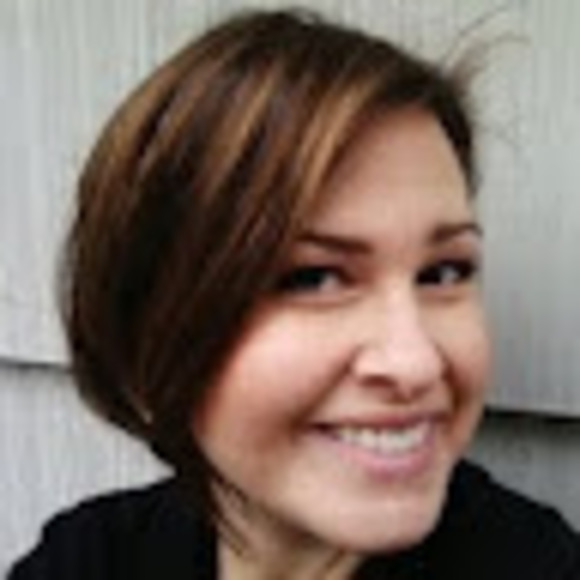 Profile Picture of Lisa Curdy (@lisacurdy) on Poshmark