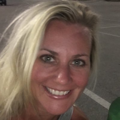 Profile Picture of Shawna Pickering (@shawnamolchan) on Twitter