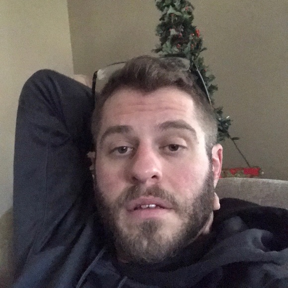 Profile Picture of Jeff Bowman (@jbowman44) on Poshmark