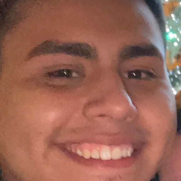 Profile Picture of Juan Barrera (@juanbarrera97) on Poshmark