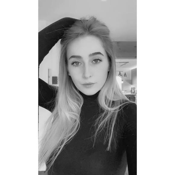 Profile Picture of Cosima Becker (@coco12345330766) on Poshmark