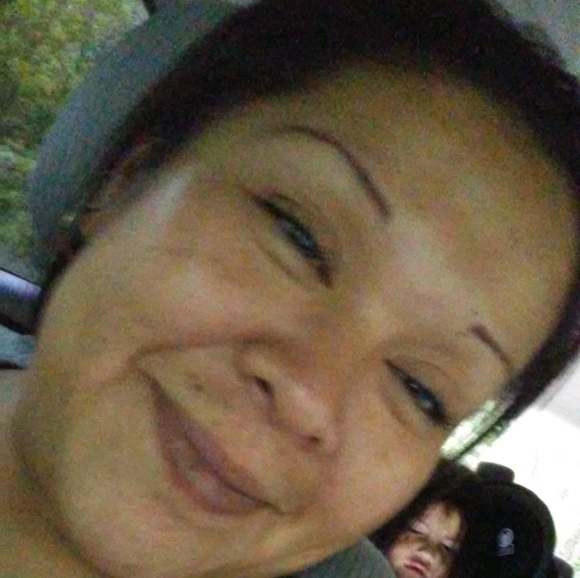 Profile Picture of Alicia Zamora (@lea28zam) on Poshmark