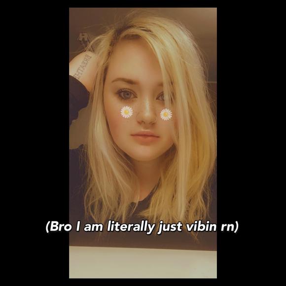 Profile Picture of Haily Krutsinger (@hailykrutsinger) on Poshmark