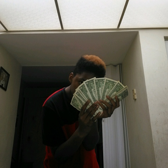 Profile Picture of Keyshawn Reid (@keyshawn533) on Poshmark