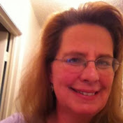 Profile Picture of Renee Carson (@BizzyBlond) on Youtube