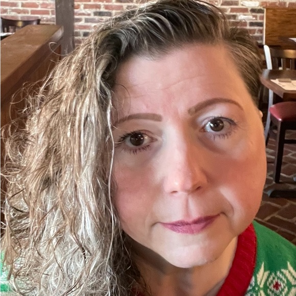 Profile Picture of Irene Csuha (@reesvintage) on Poshmark