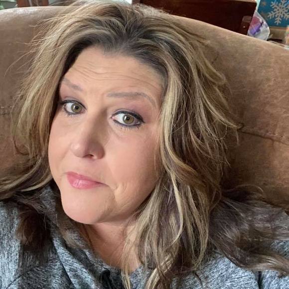 Profile Picture of Rachel Miller wekamp (@rachelwe) on Poshmark