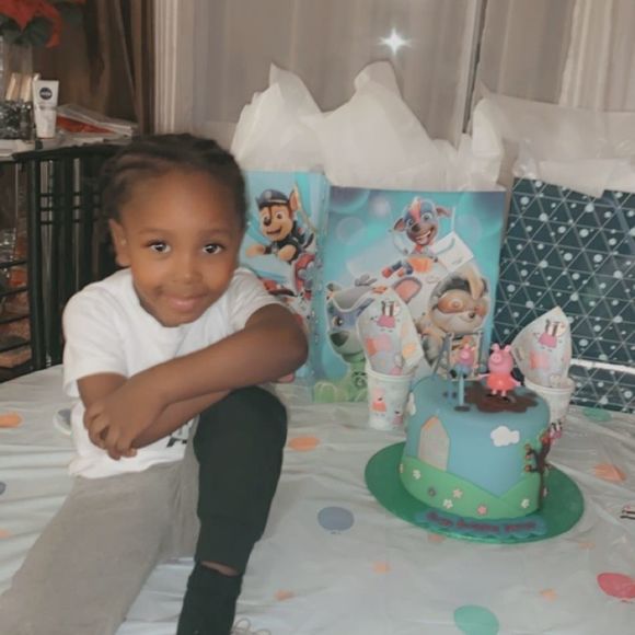 Profile Picture of Cassandra Louis (@cassandra_louis) on Poshmark