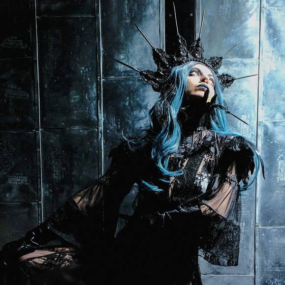 Profile Picture of Kati Foster (@threekat4) on Poshmark