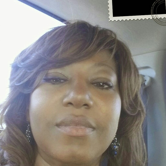 Profile Picture of Gussie Willis (@willis2) on Poshmark