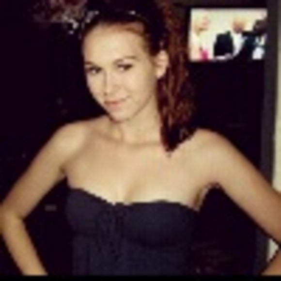 Profile Picture of Meredith Mcclure (@mer_mcclure) on Poshmark