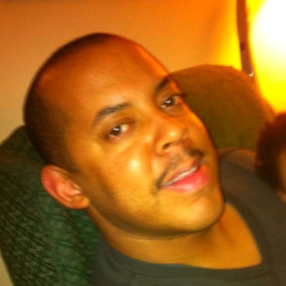 Profile Picture of Kenneth Marshall (@gigstack) on Poshmark