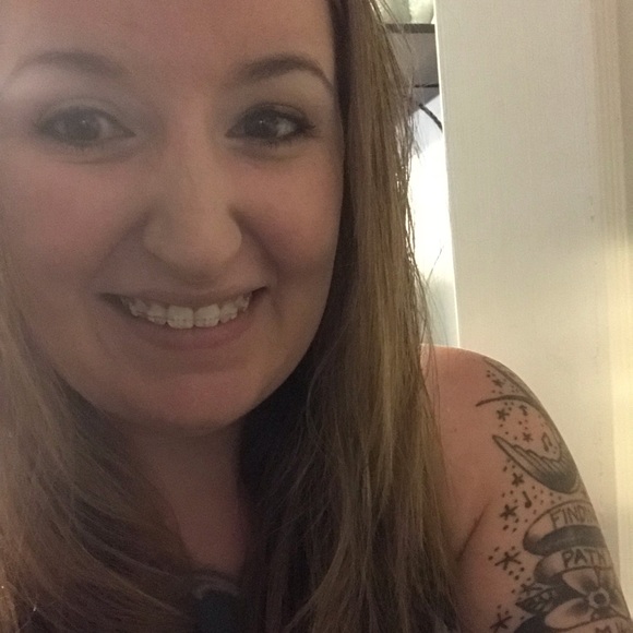 Profile Picture of Amanda Zollner (@zollner85) on Poshmark