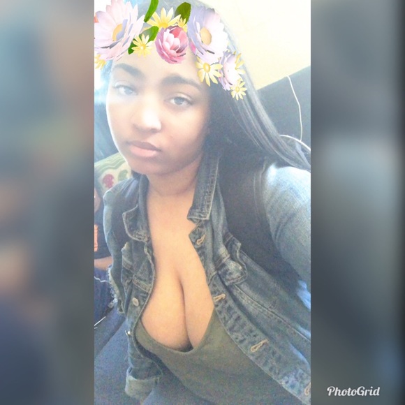 Kayla Flye - Poshmark Profile Picture of Kayla Flye (@kayway123) on Poshmark