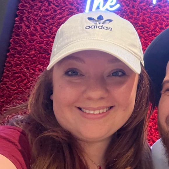 Profile Picture of Rosie Choser (@rchoser) on Poshmark