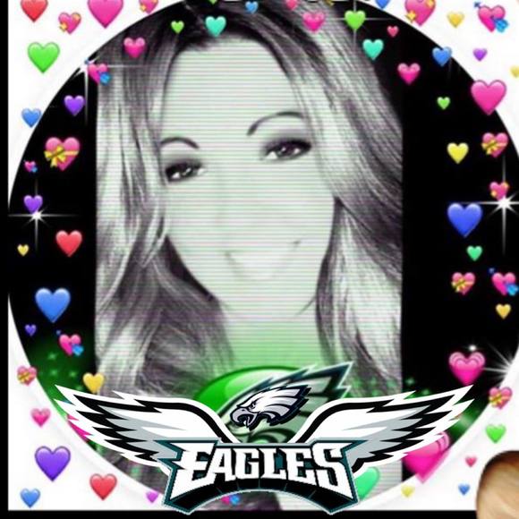 Profile Picture of Valerie Canuso (@valcanuso) on Poshmark